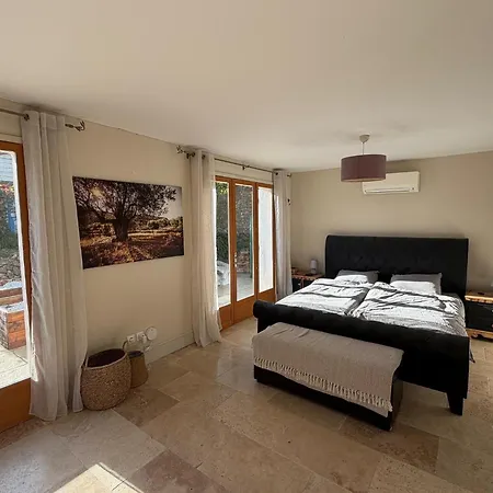 La Rocaille, House For 6 With Swimming Pool Feriehus