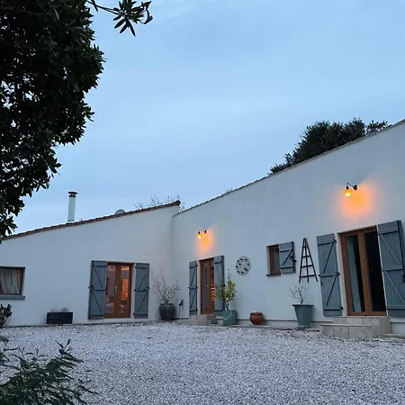 Feriehus La Rocaille, House For 6 With Swimming Pool